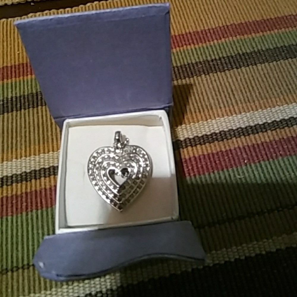 Reversible Diamond Heart Pendant iwith Chain